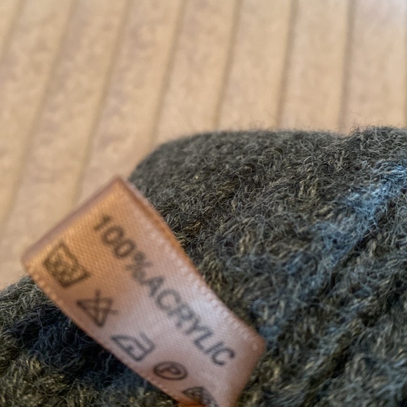 NWOT Smiley Face Beanie - Picture 4 of 4